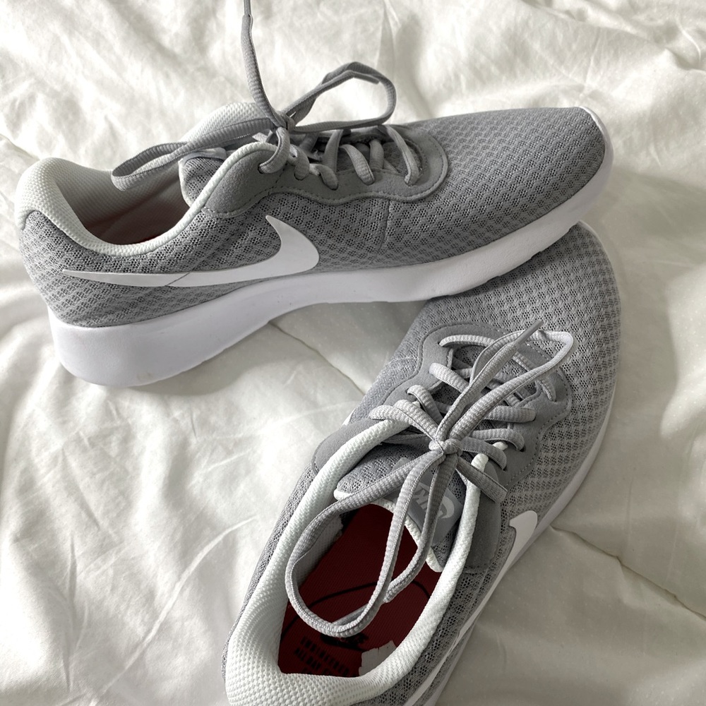 Nike Tanjun shoes